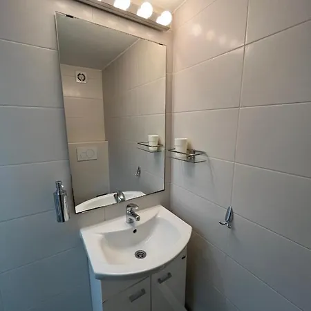 Pia Apartment *