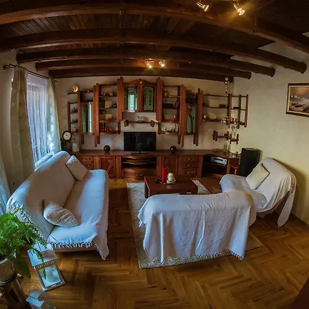 Apartment Pia *